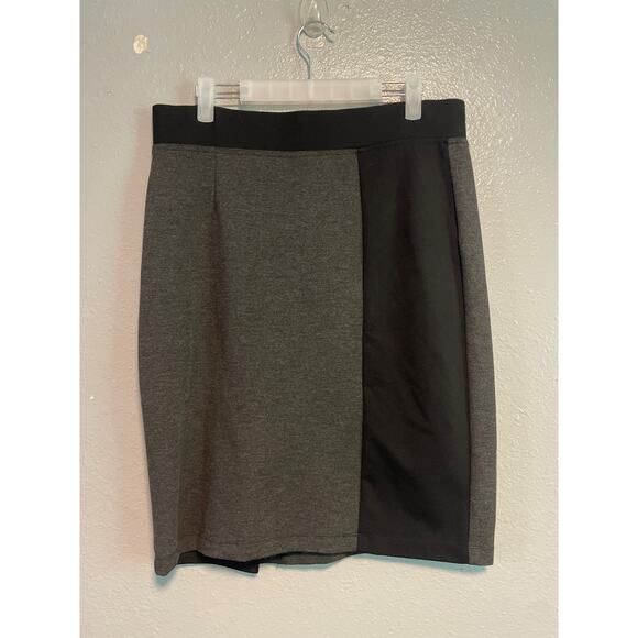 NYDJ Black and Gray Ponte Knit Pencil Skirt Size Medium - Picture 2 of 11